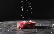 THĂN NGOẠI WAGYU – KHÔNG CẦN SỐT, CHỈ CẦN ĐÚNG NHIỆT ĐỘ